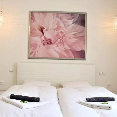 Flowers 4* Prag