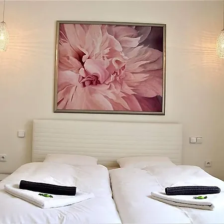 Flowers Lejlighedshotel 4*