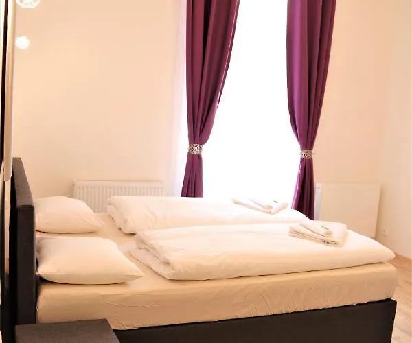 Aparthotel Flowers 4*