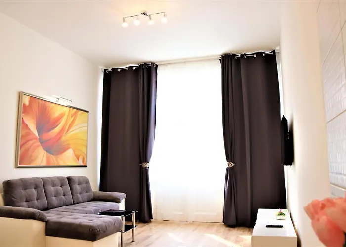 Flowers Aparthotel 4*