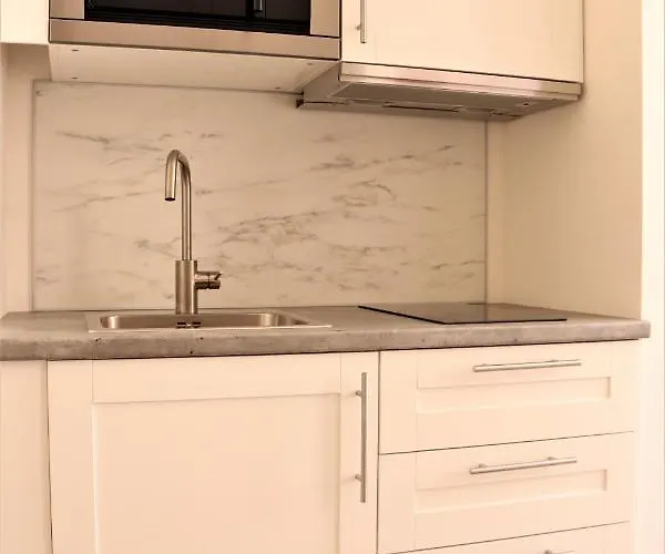 Aparthotel Flowers 4*